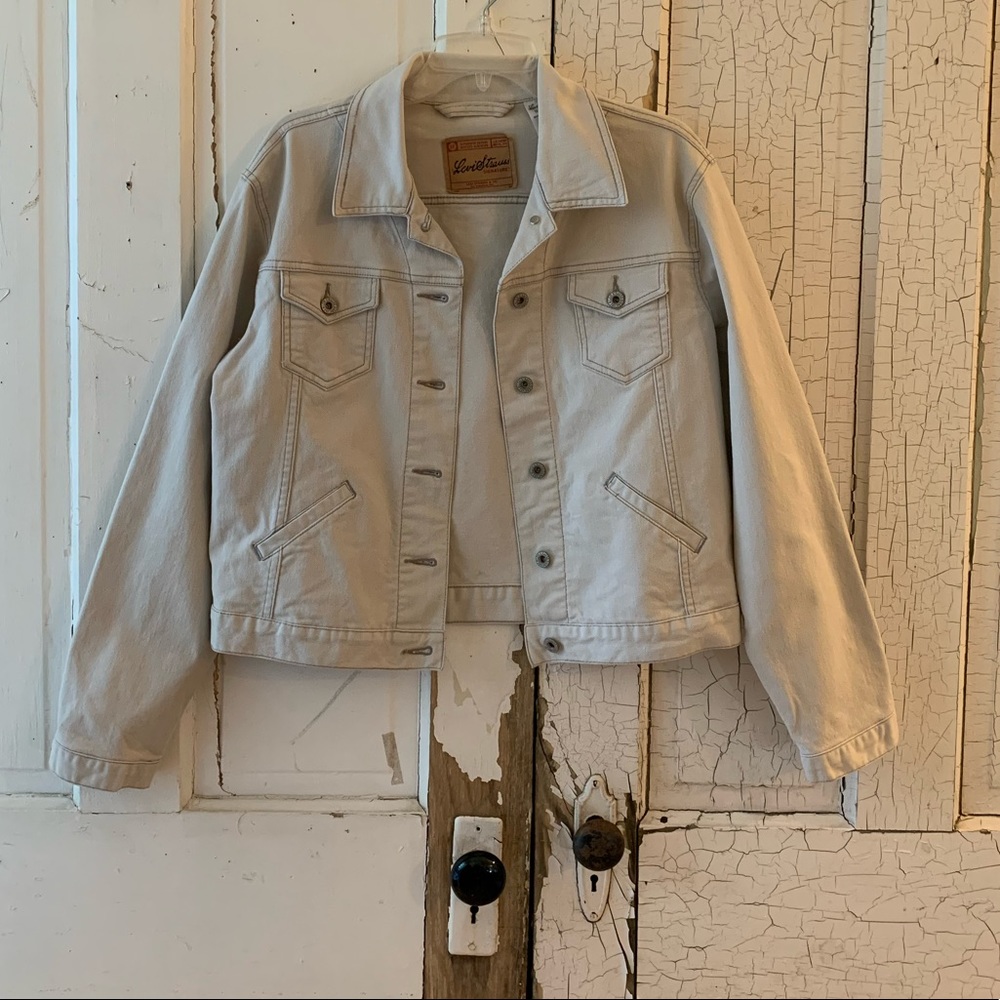 Levi’s Jean jacket Size Medium